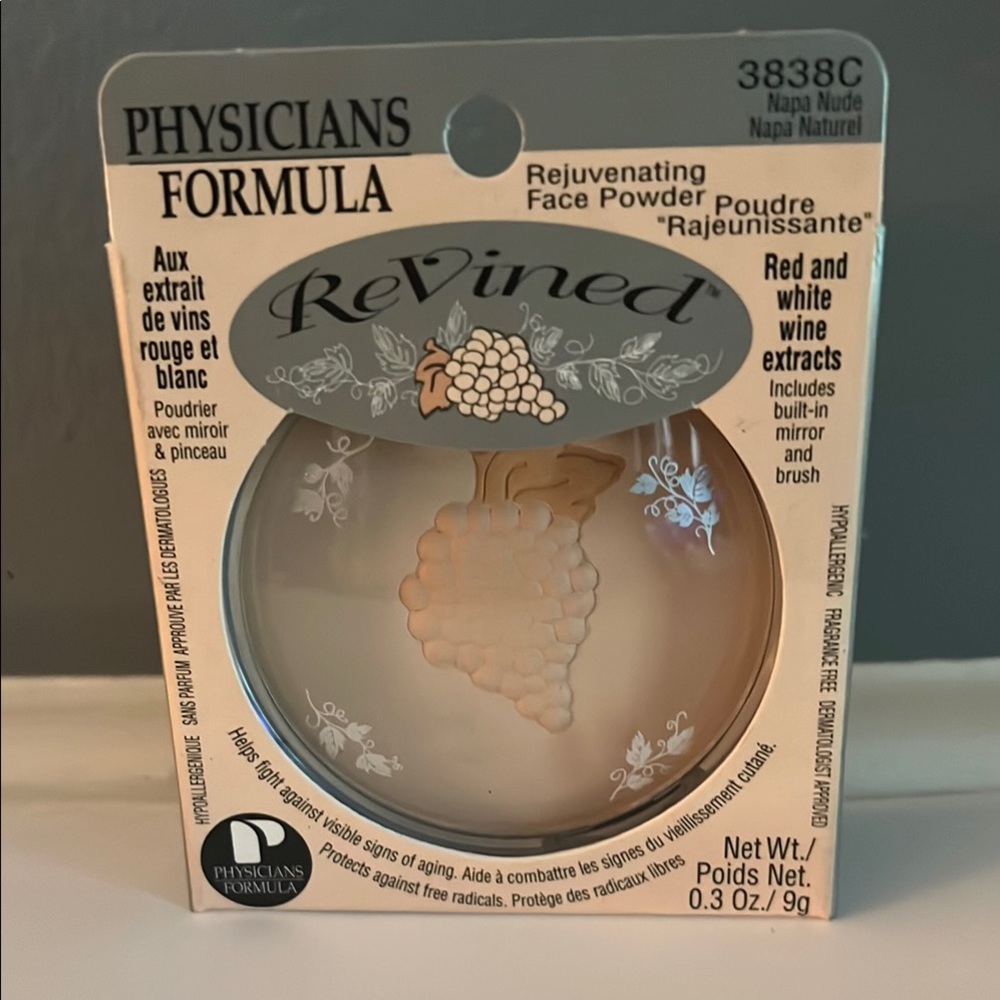 Physicians Formula ReVined Powder with Gold Grape Design